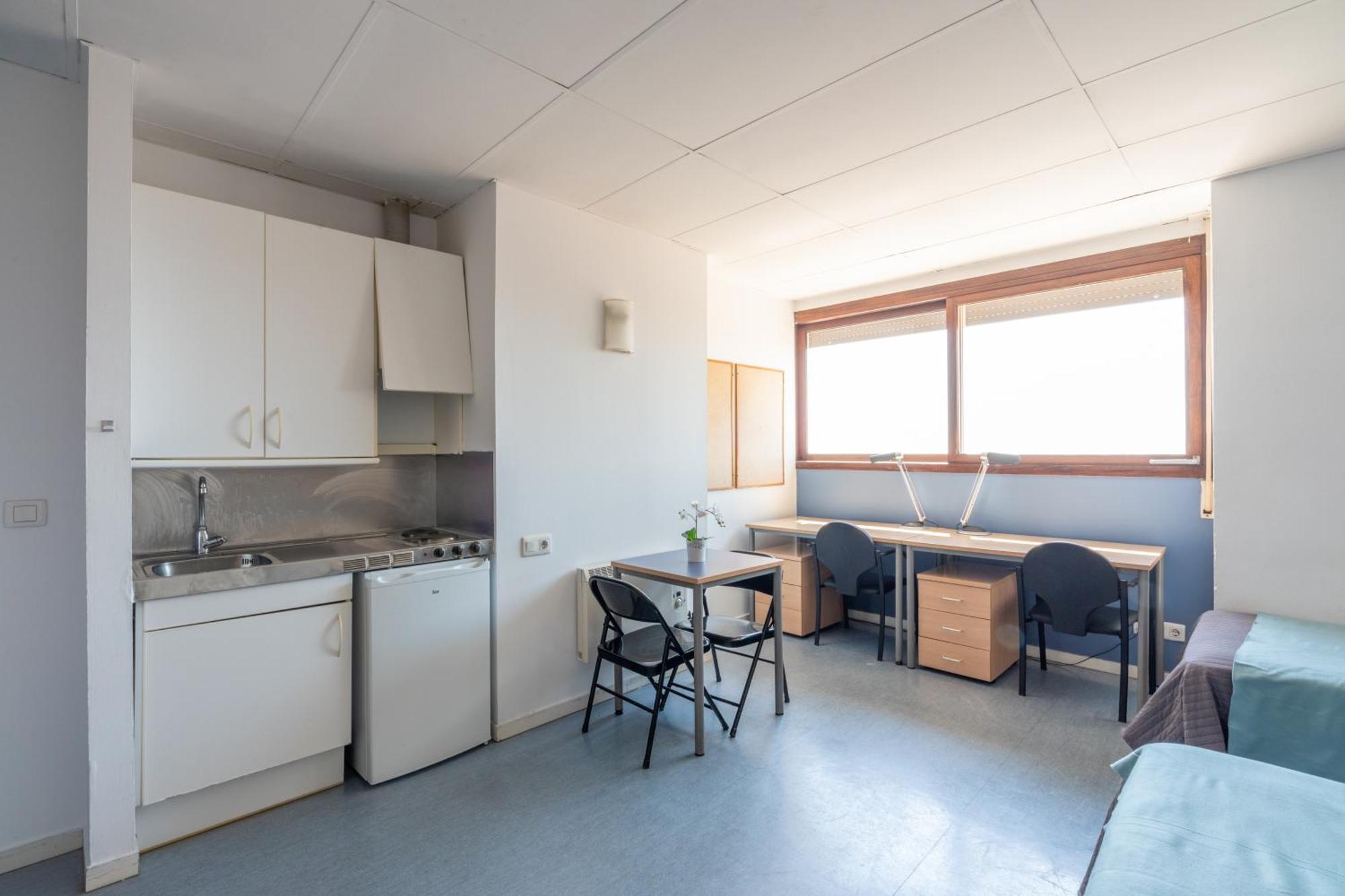 Residencia Universitaria Resa Lesseps Apartment Barcelona