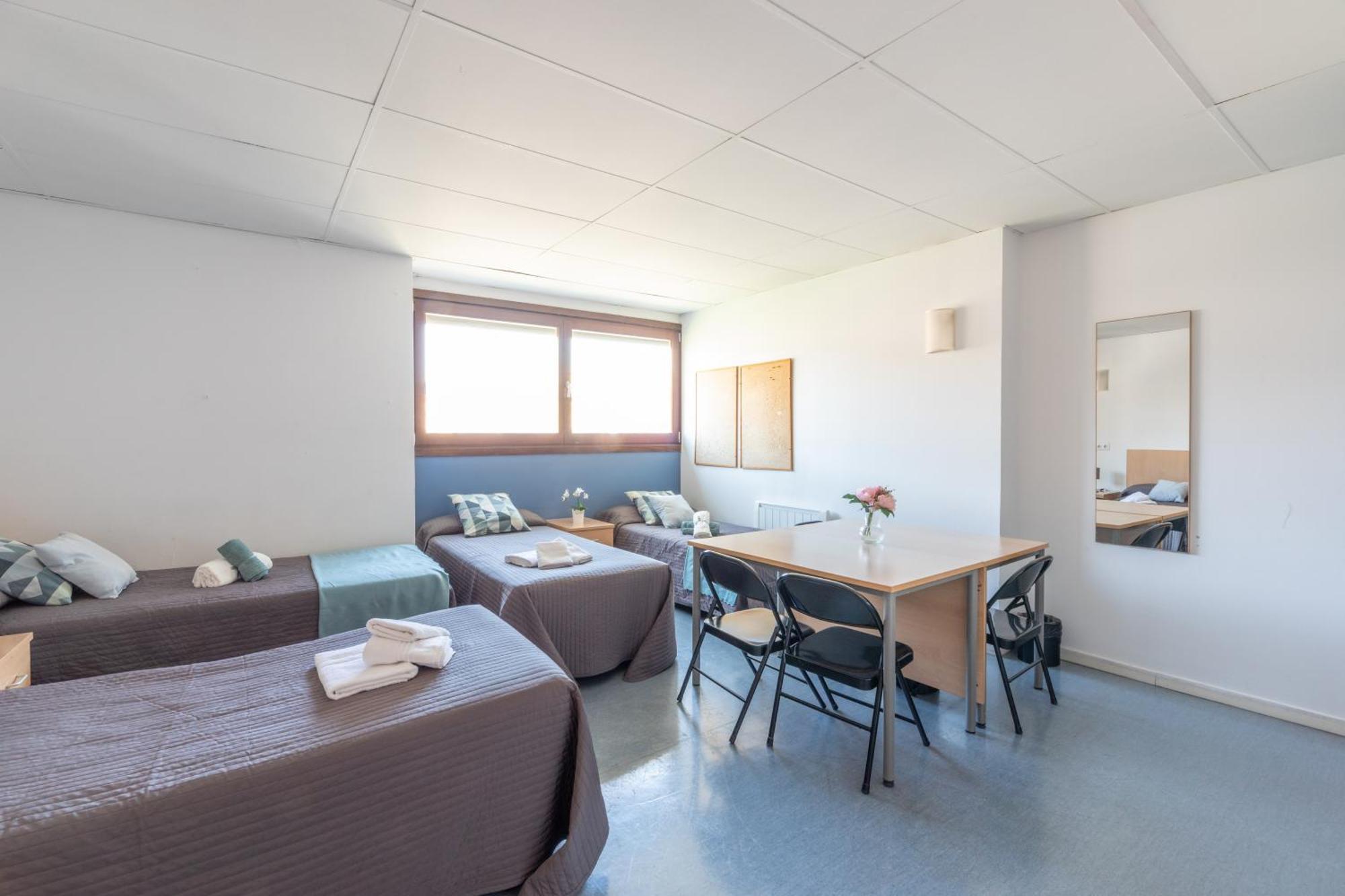 Residencia Universitaria Resa Lesseps Apartment